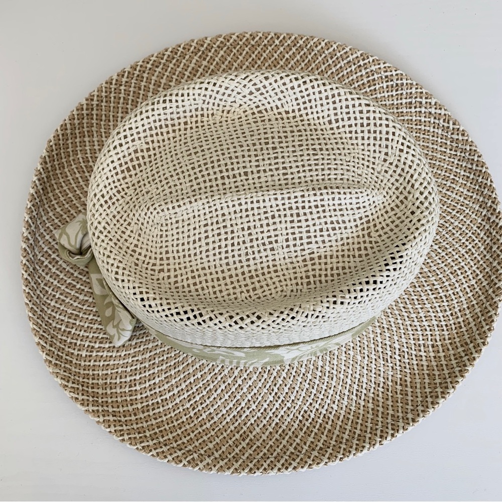 Kate Lord Neutral Golf Hat Gem